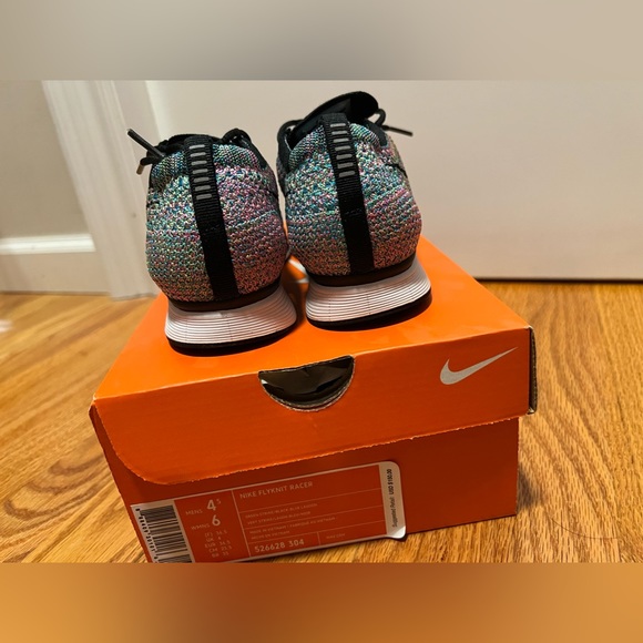 BNIB RARE Nike Flyknit Racer Multicolor Unisex Running Shoe Mens 4.5 Wmns 6 - Picture 6 of 8